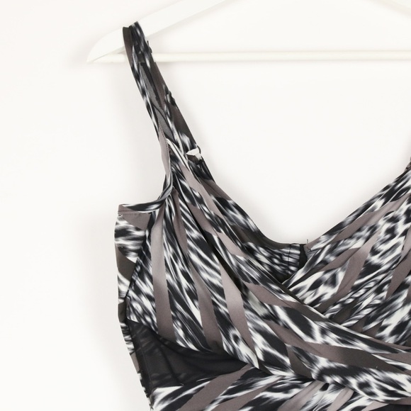 Miraclesuit Feline Fixation Madero One Piece Swimsuit - Picture 5 of 6